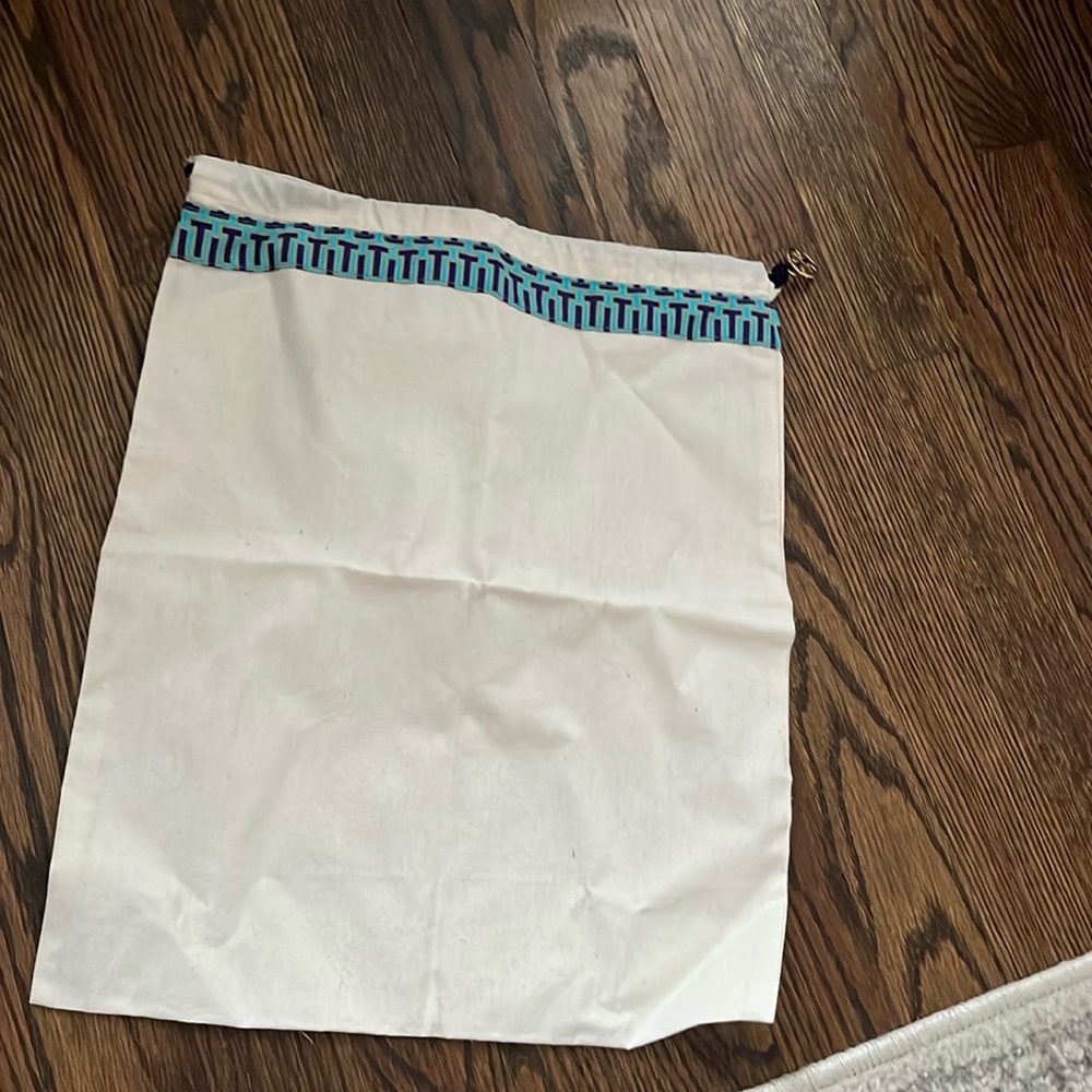 Tori Burch dust bag. Looks brand new!
